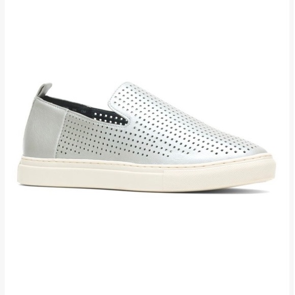 🆕 Hush Puppies Perforated Leather Slip-Ons - Picture 2 of 6